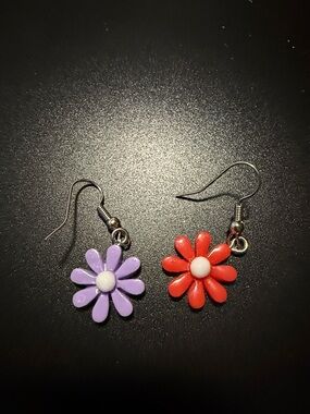 Cute Flower Dangle Earrings - Purple & Red
